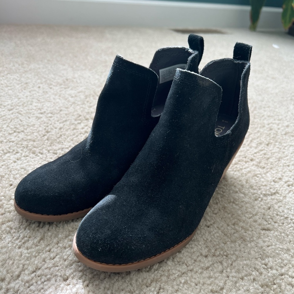 Tom’s Wedge Booties